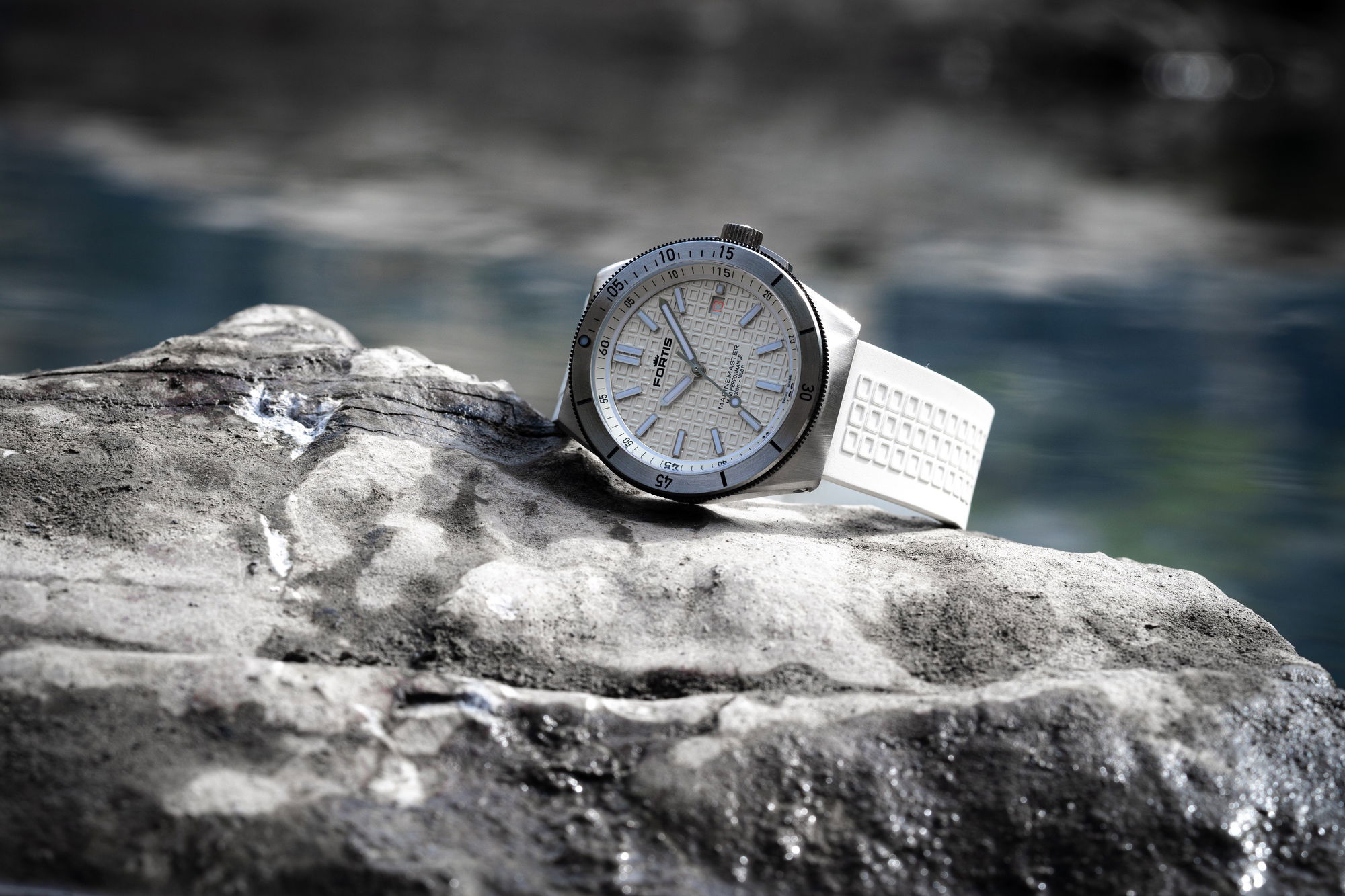 Marinemaster M-40 Snow White - Image 3