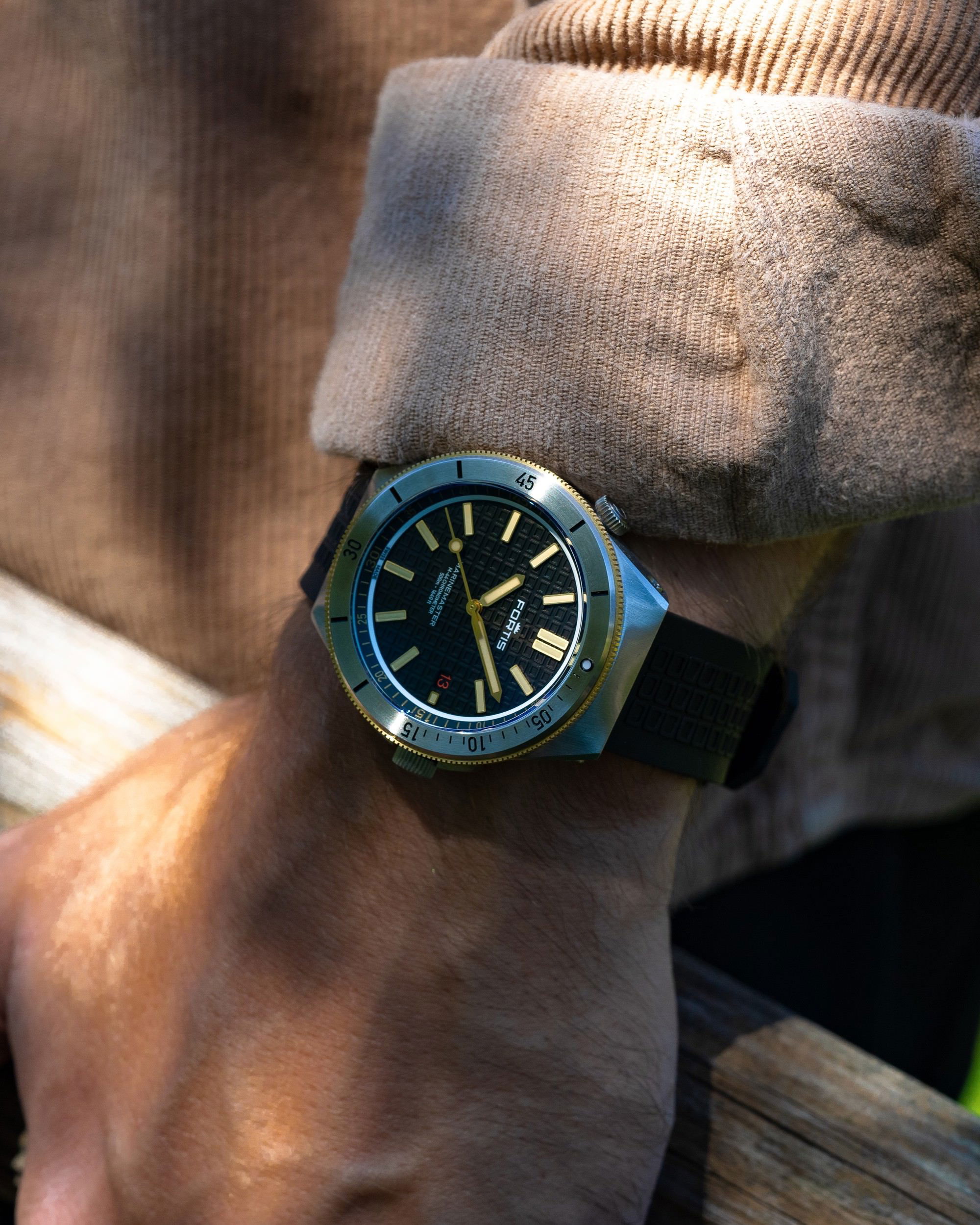 Marinemaster M-44 Black Resin Gold Limited Edition - Image 15