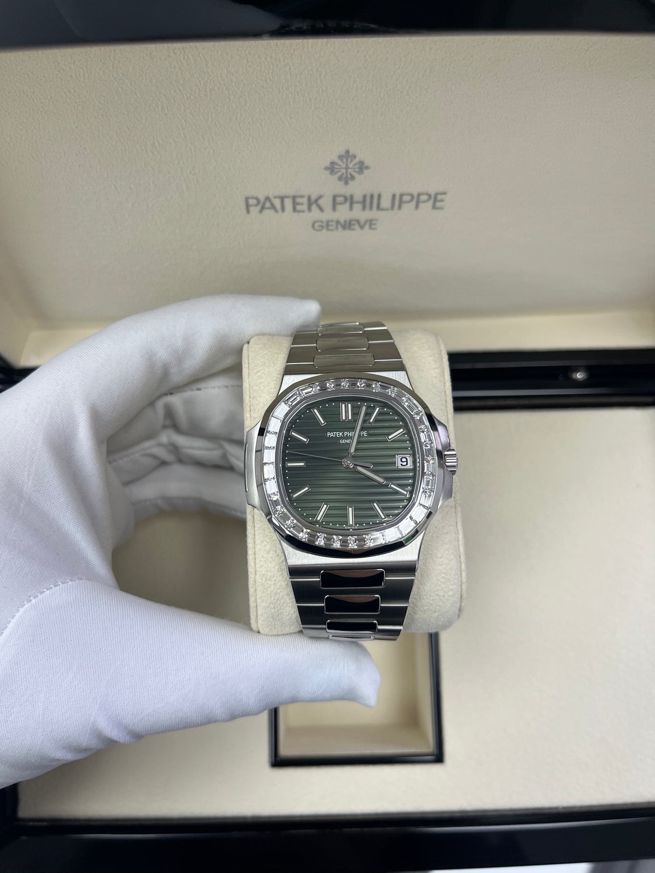 Patek Philippe Nautilus Green Dial Ref # 5711/1300A-001 - Image 12