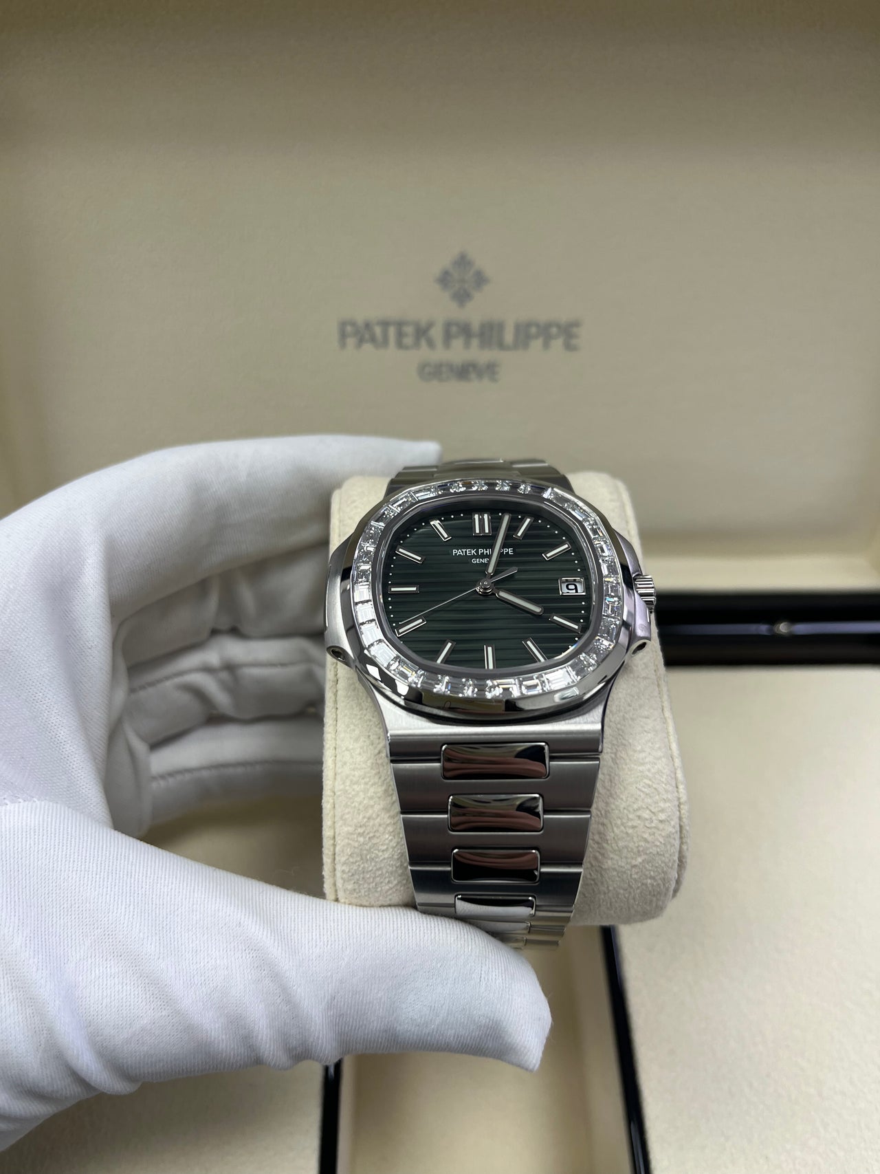 Patek Philippe Nautilus Green Dial Ref # 5711/1300A-001 - Image 10