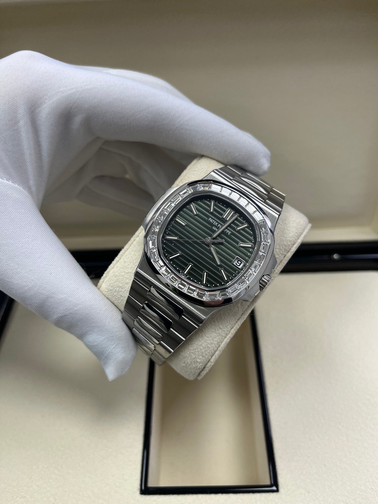 Patek Philippe Nautilus Green Dial Ref # 5711/1300A-001 - Image 6