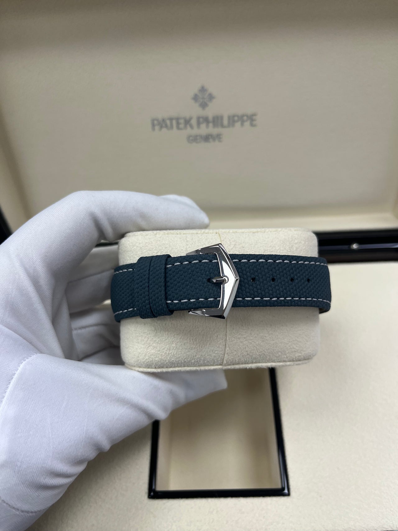 Patek Philippe Calatrava LIMITED-EDITION 6007A-001 - Image 16