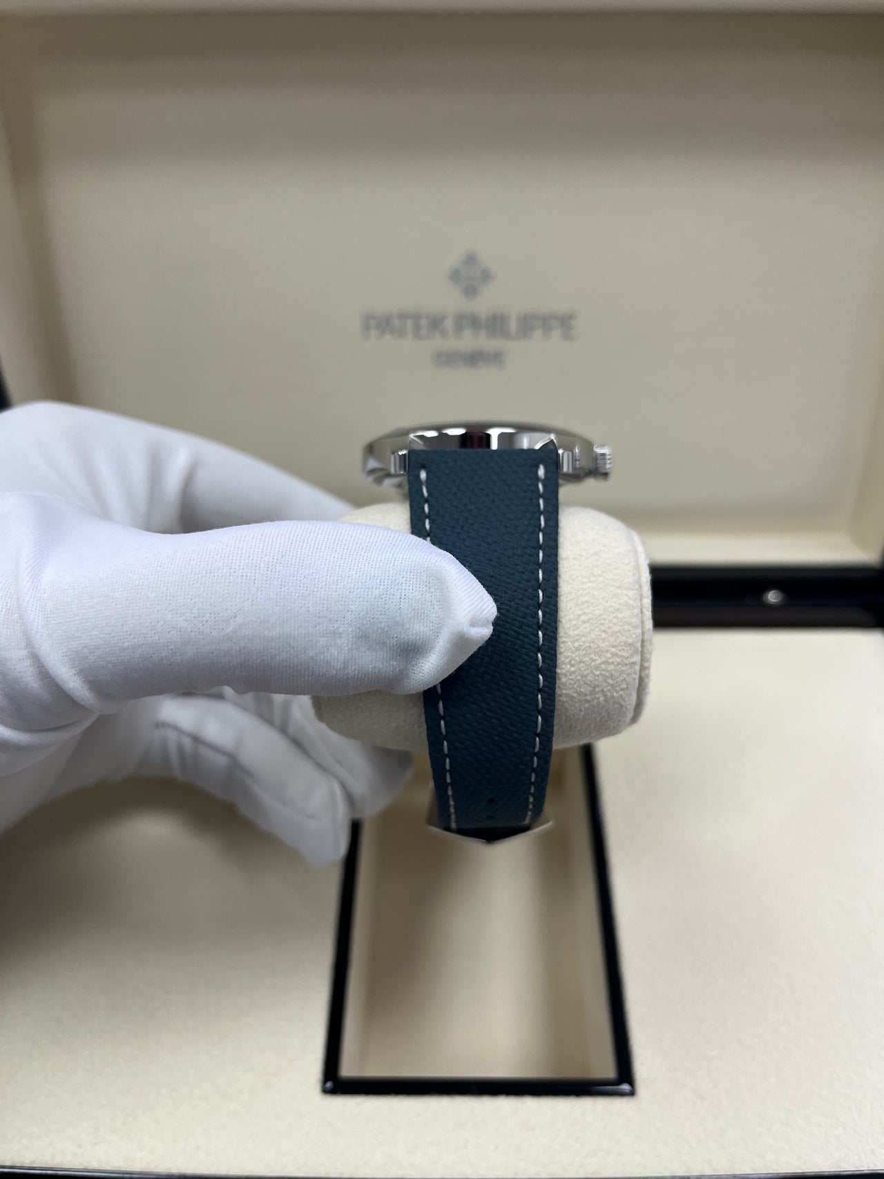 Patek Philippe Calatrava LIMITED-EDITION 6007A-001 - Image 10