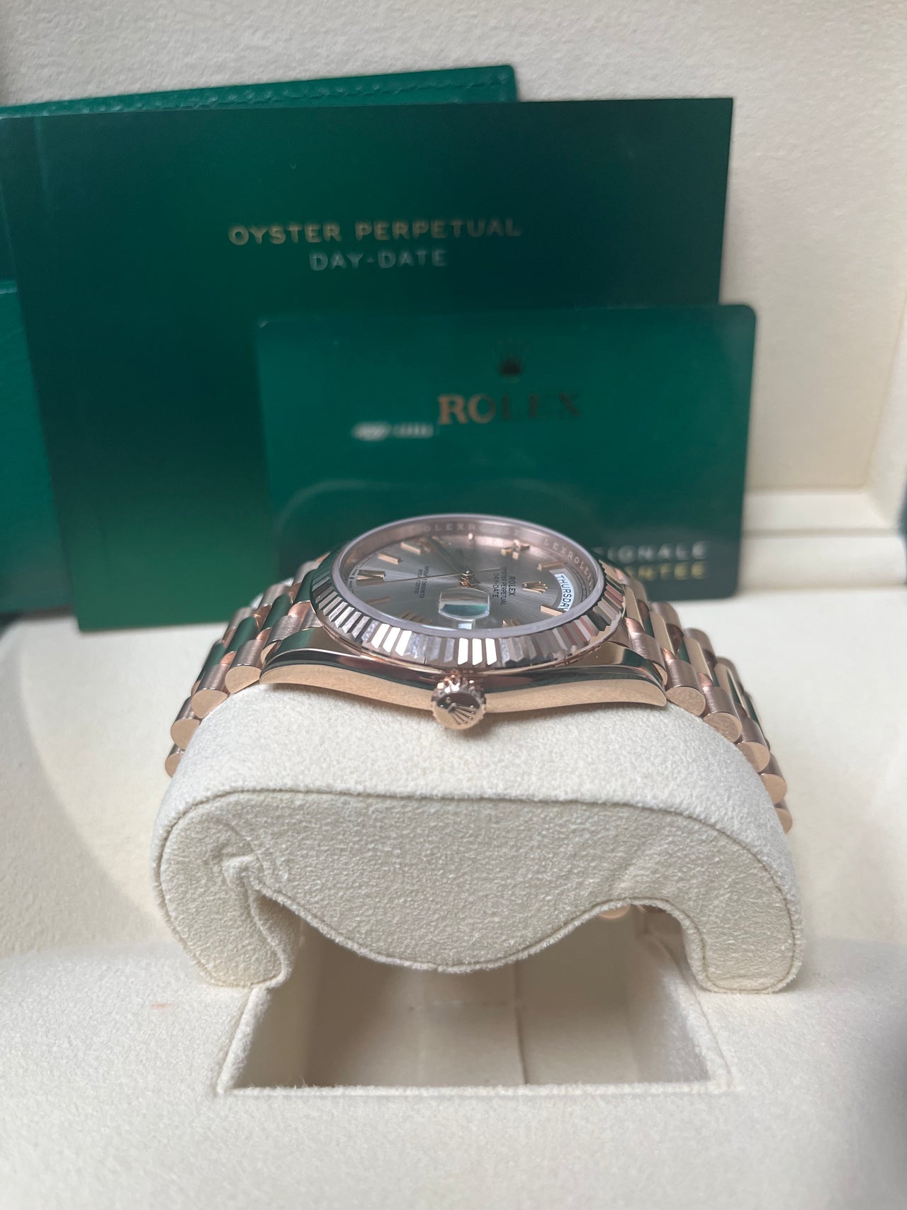 Rolex Day-Date 40 40 mm Everose gold 228235-0001 - Image 2