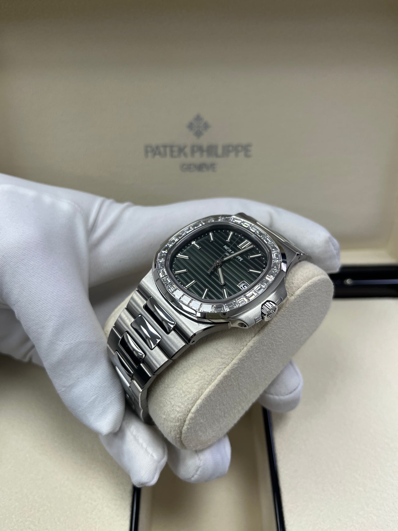Patek Philippe Nautilus Green Dial Ref # 5711/1300A-001 - Image 5