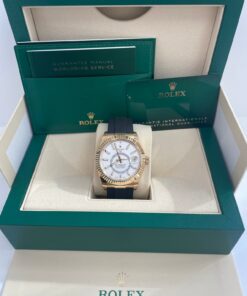 Alternative view of Rolex Sky-Dweller 42 mm yellow gold 336238-0003