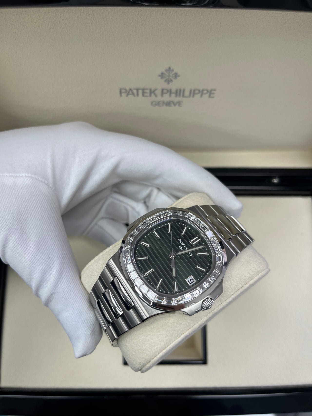Patek Philippe Nautilus Green Dial Ref # 5711/1300A-001 - Image 13