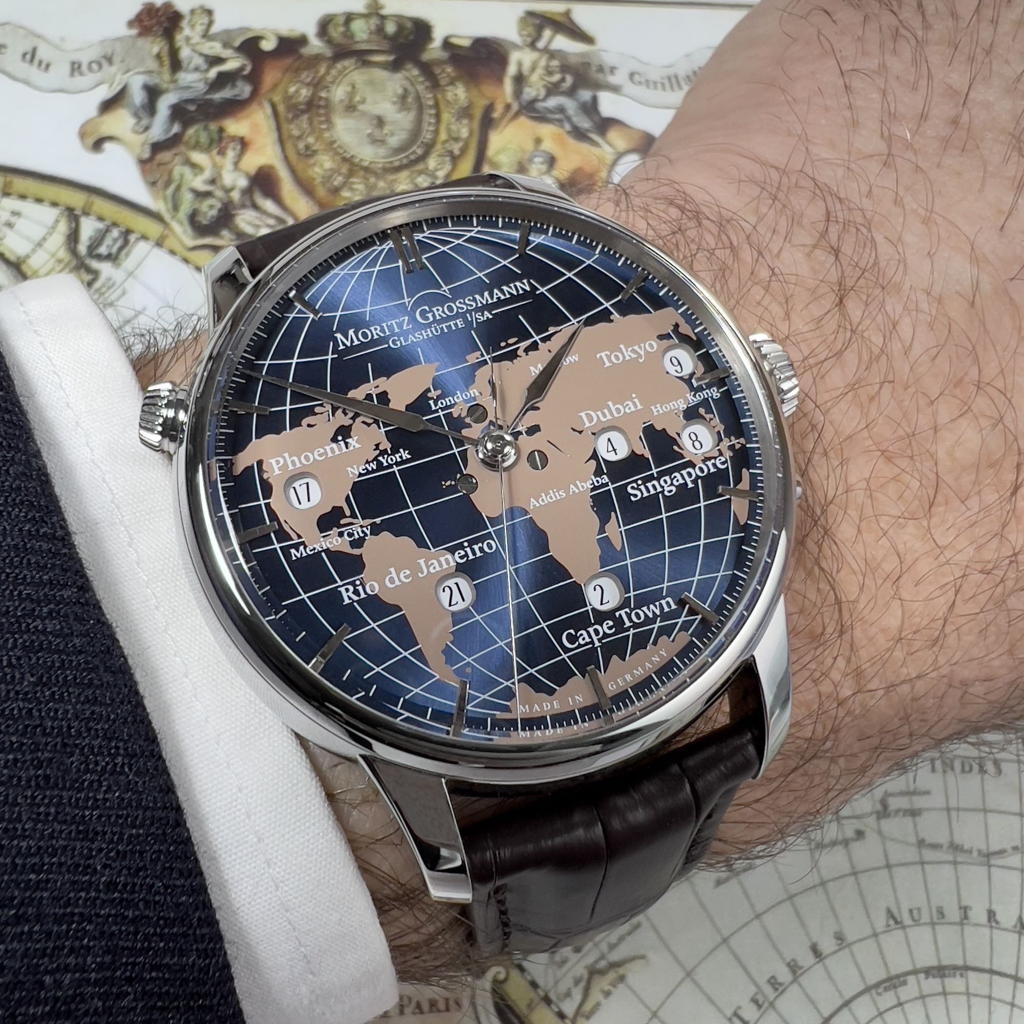 Universalzeit Stainless Steel - Image 13