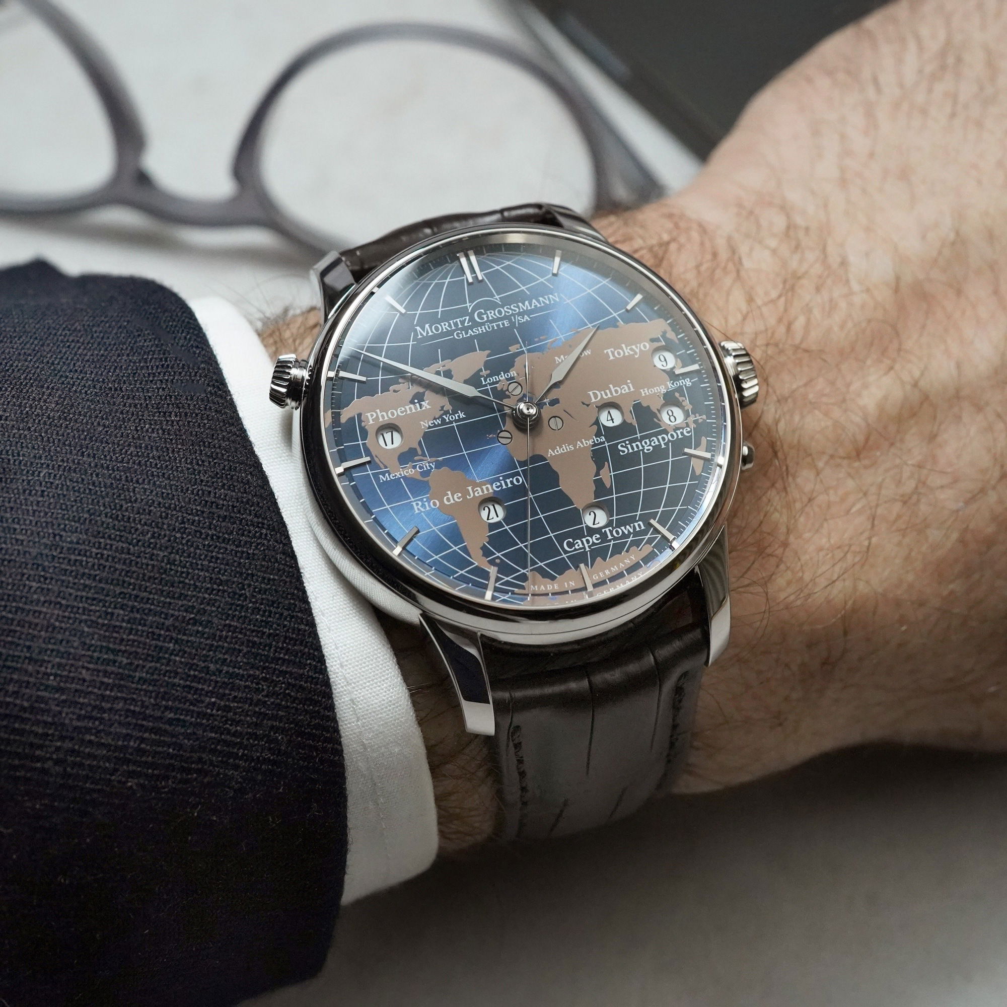 Universalzeit Stainless Steel - Image 6