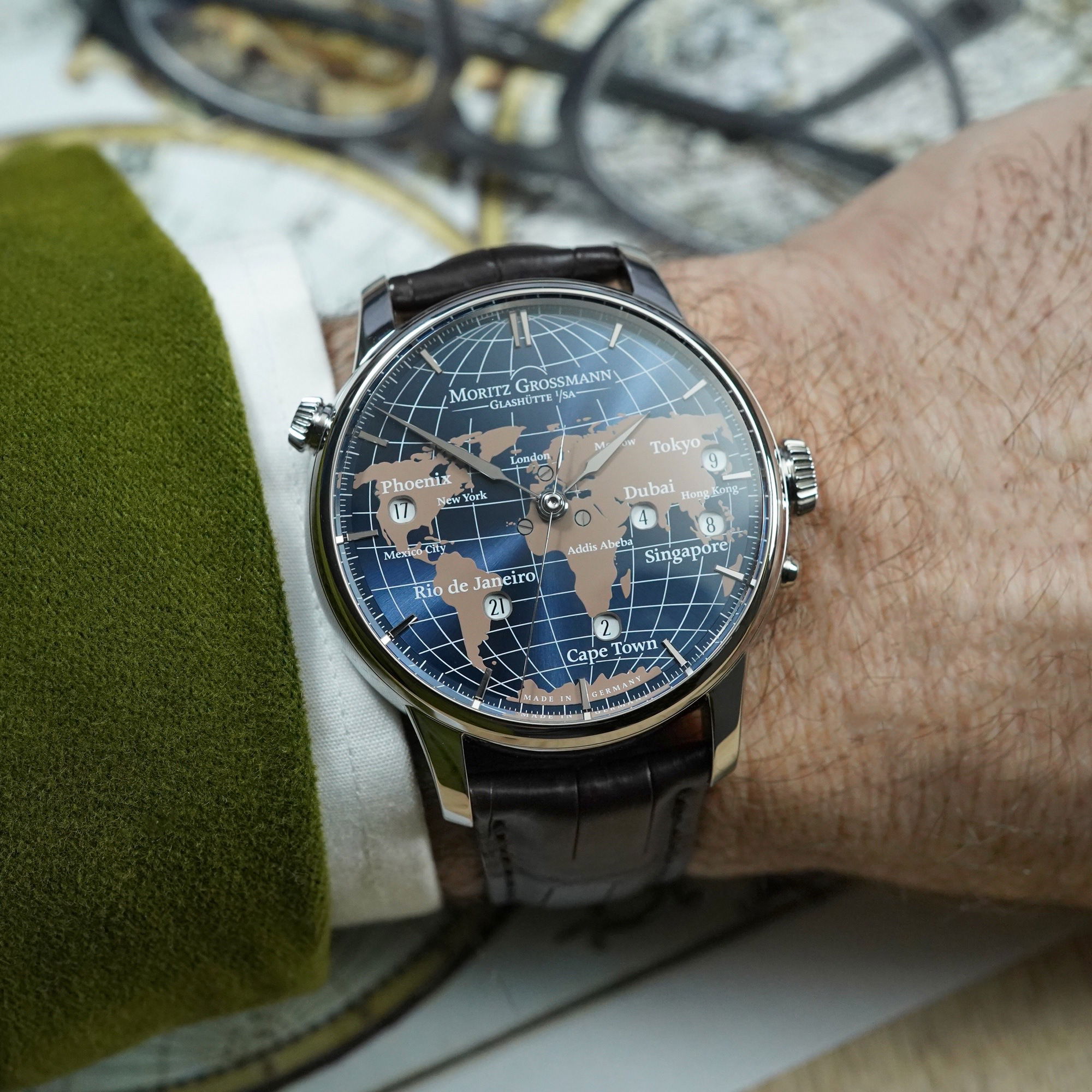 Universalzeit Stainless Steel - Image 9
