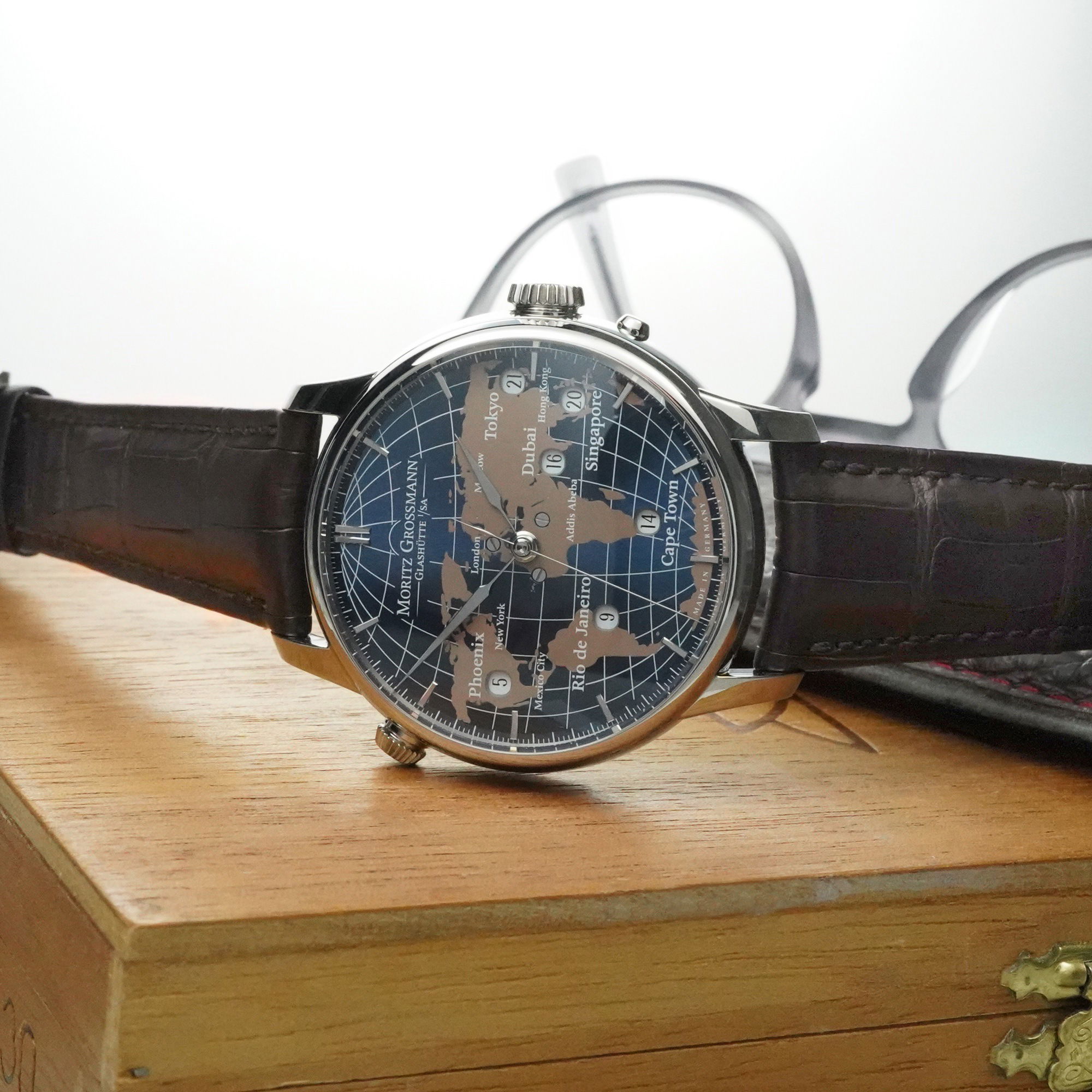 Universalzeit Stainless Steel - Image 10