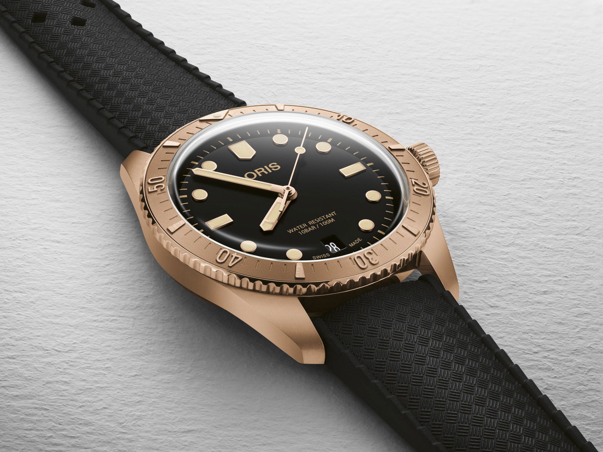 Divers Sixty-Five Date - Image 3