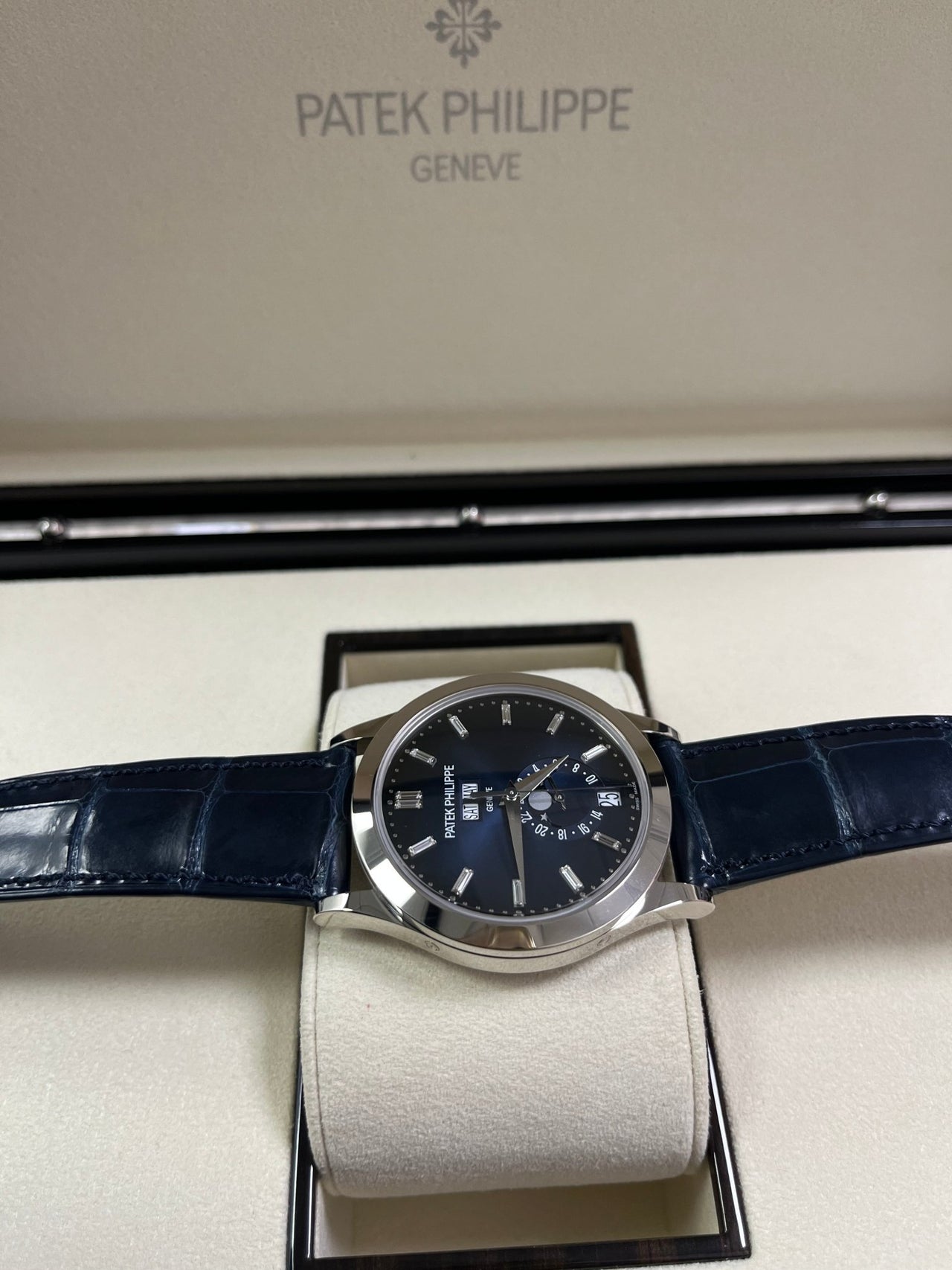 ANNUAL CALENDAR. MOON PHASES. White gold 5396G-017 - Image 12