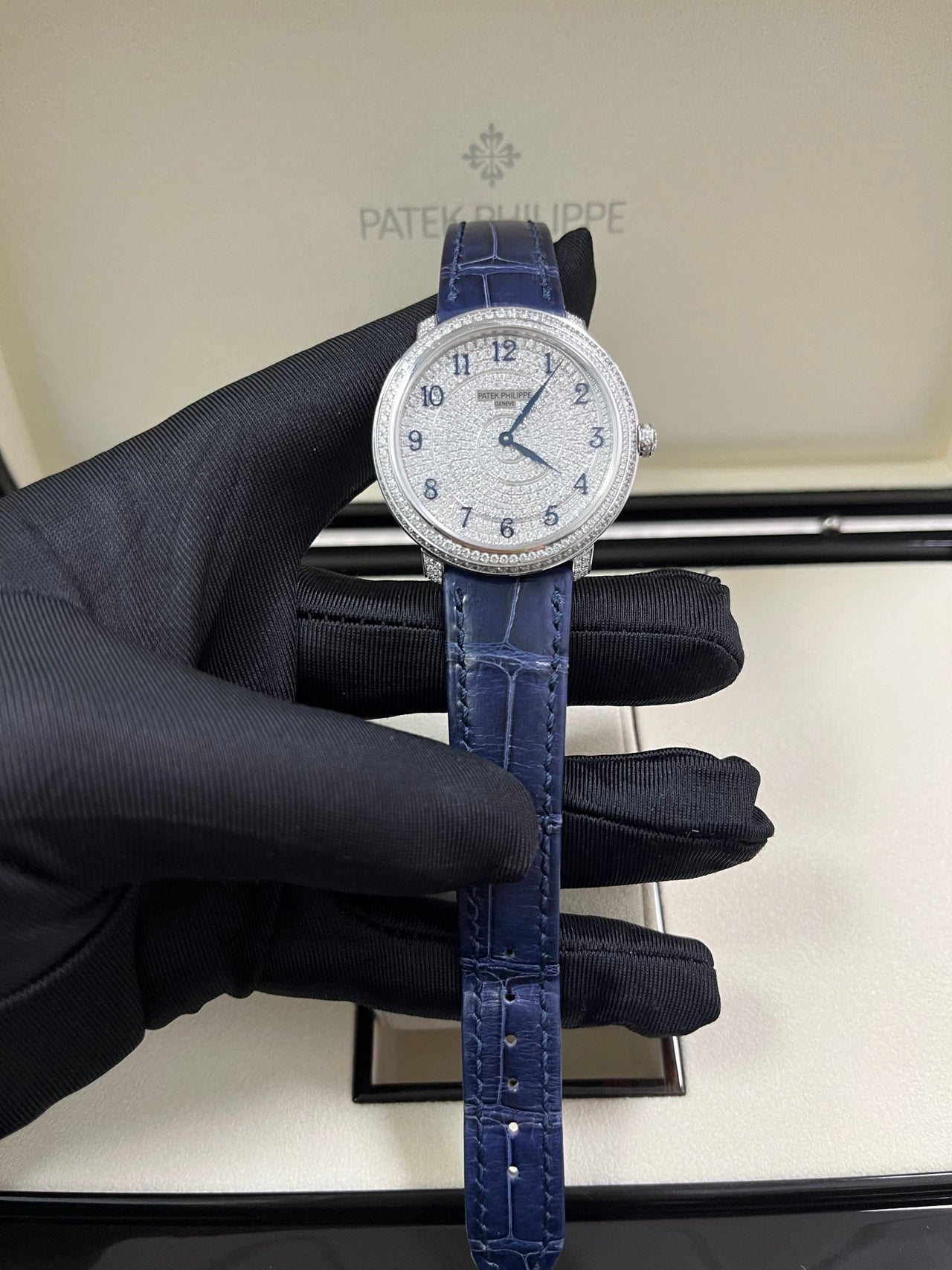 Patek Philippe Calatrava 4978/400G-001 - Image 13