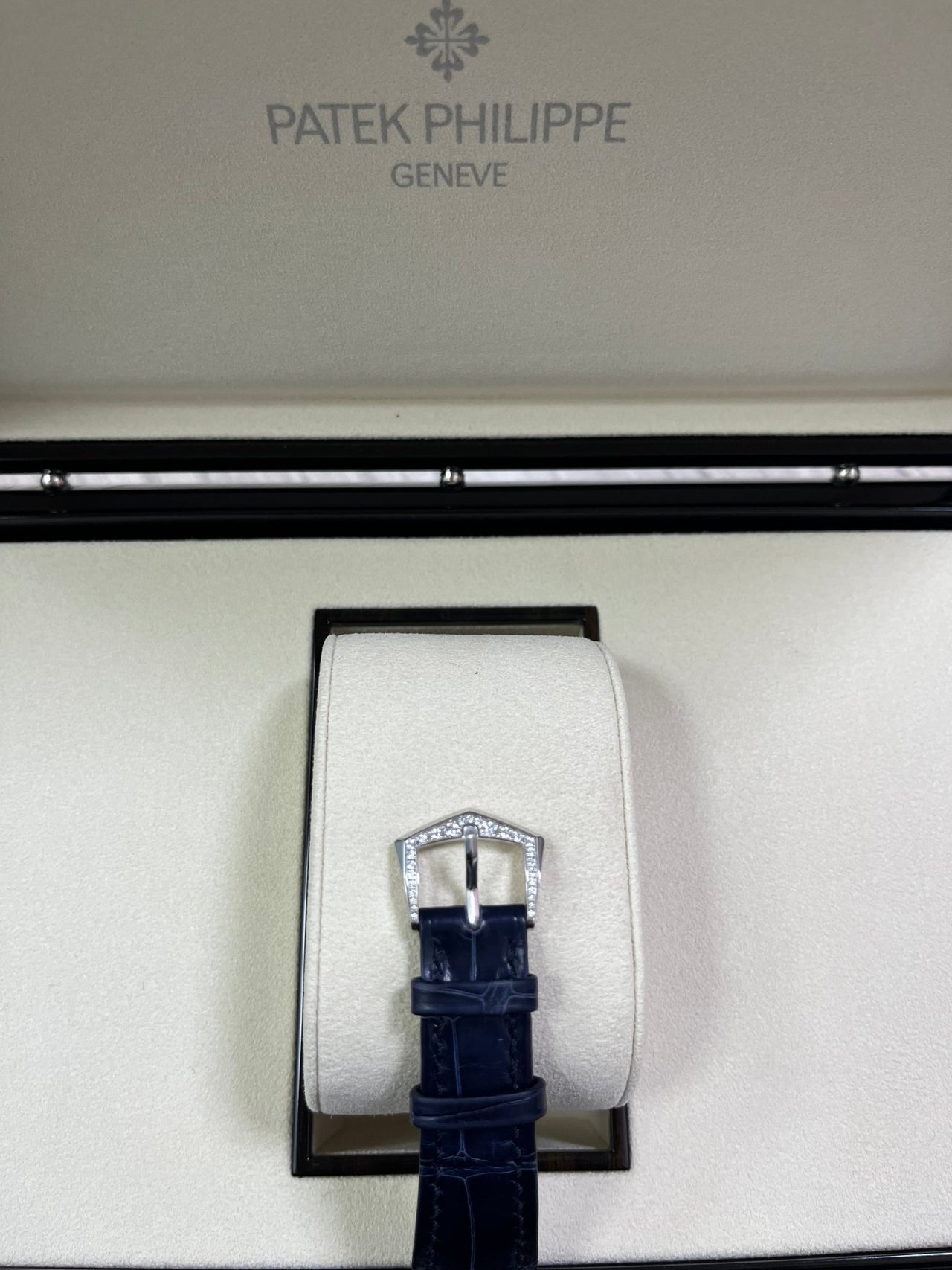 Patek Philippe Calatrava 4978/400G-001 - Image 12