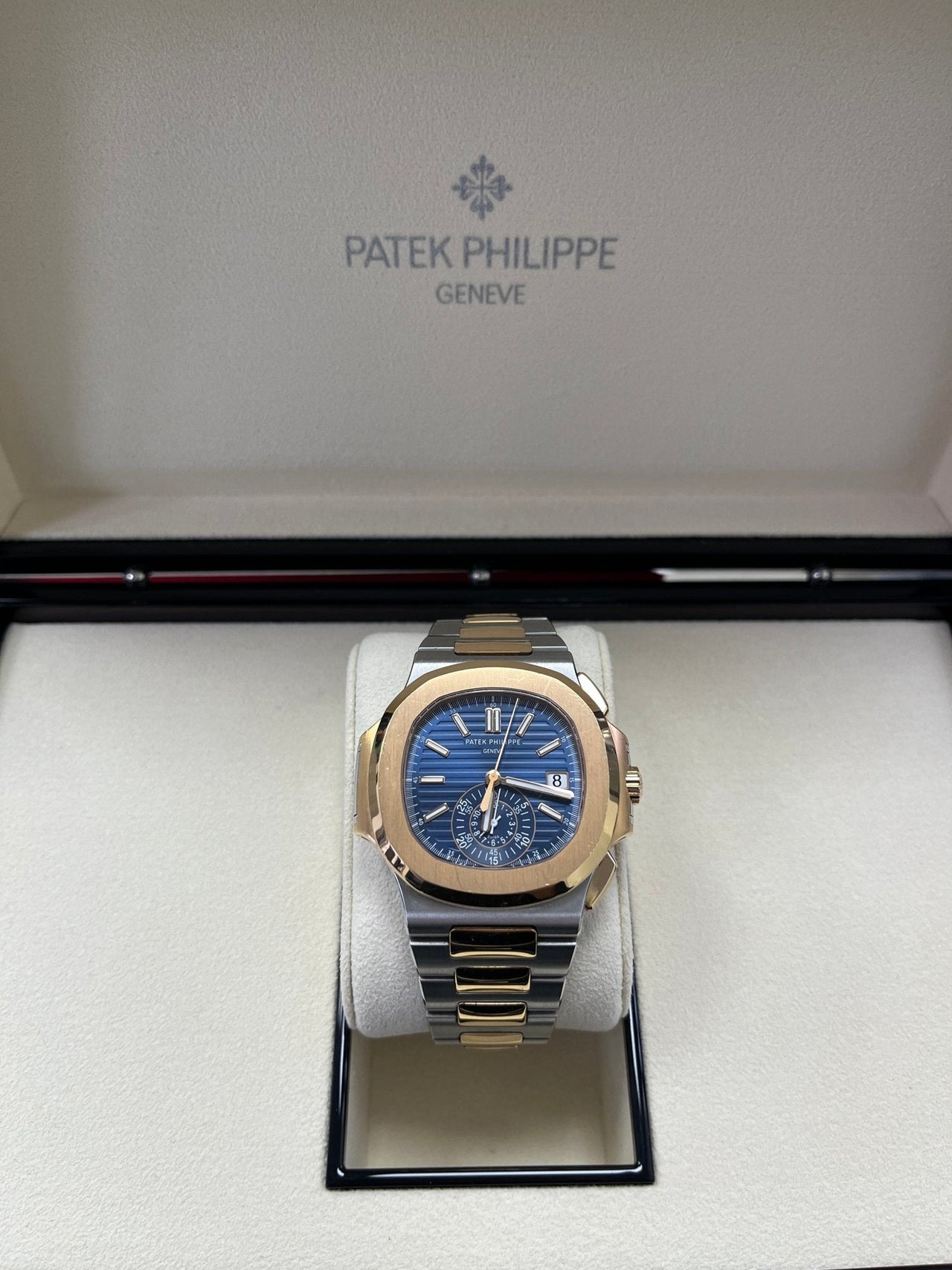 Patek Philippe Nautilus 40.5mm Two Tone Blue Gradient Dial (Ref # 5980/1AR-001) - Image 4