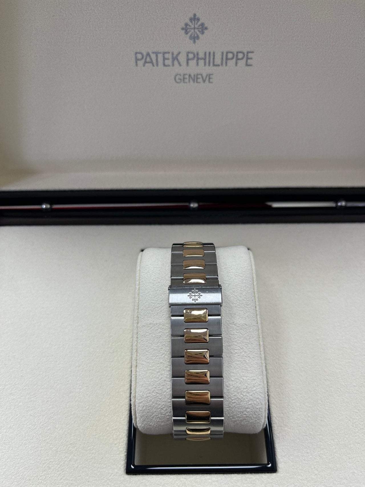 Patek Philippe Nautilus 40.5mm Two Tone Blue Gradient Dial (Ref # 5980/1AR-001) - Image 8
