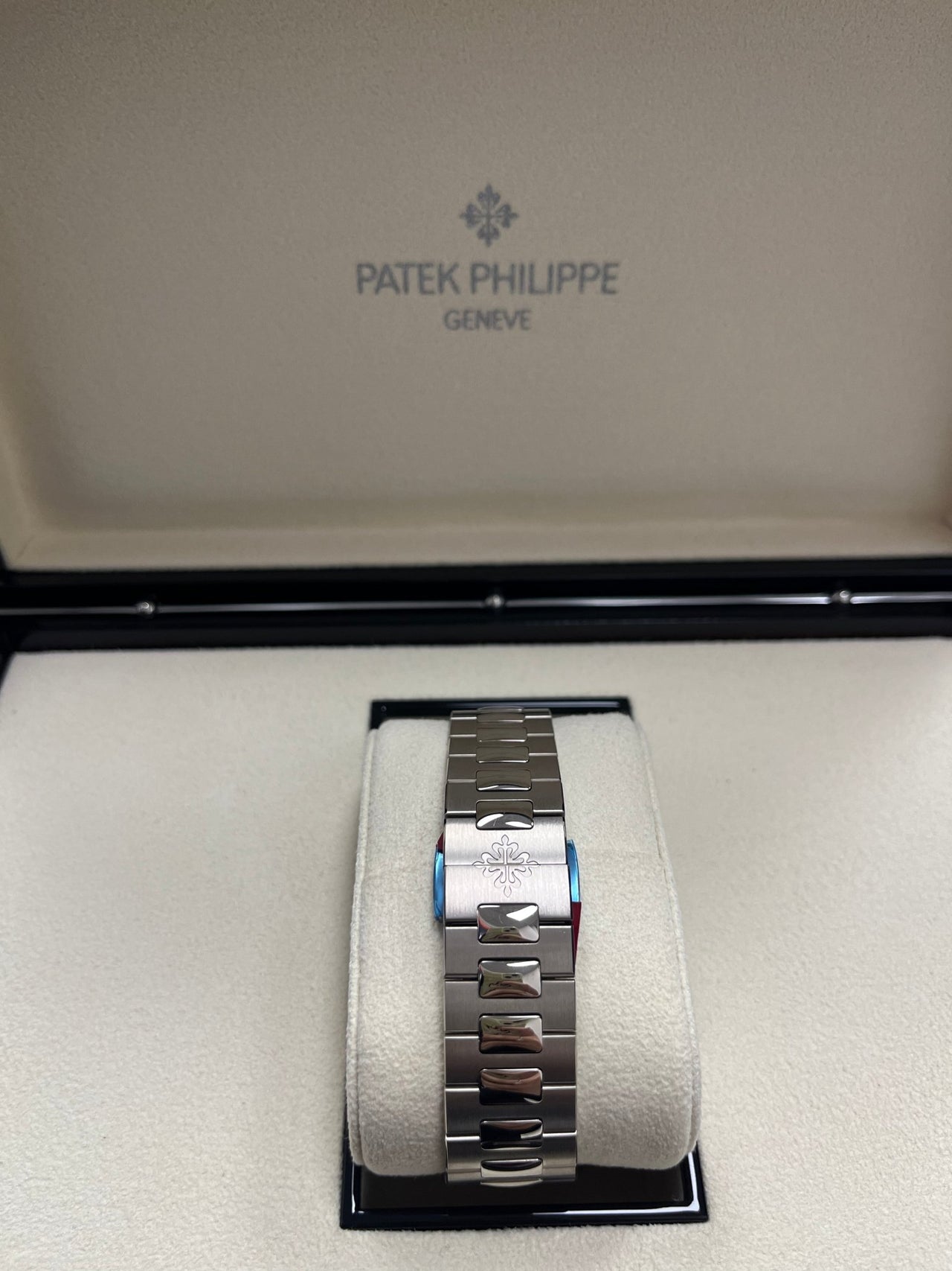 DATE. SWEEP SECONDS. White gold 5811/1G-001 - Image 6